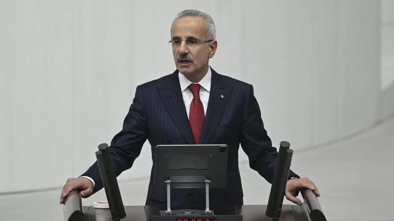 Bakan Uraloğlu: Çocukların dijital güvenliği için tüm imkanlar seferber ediliyor