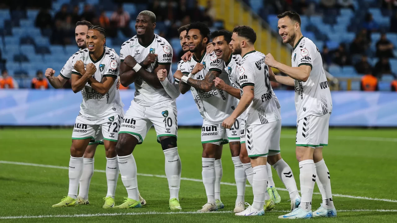 Kocaelispor adım adım Süper Lig’e