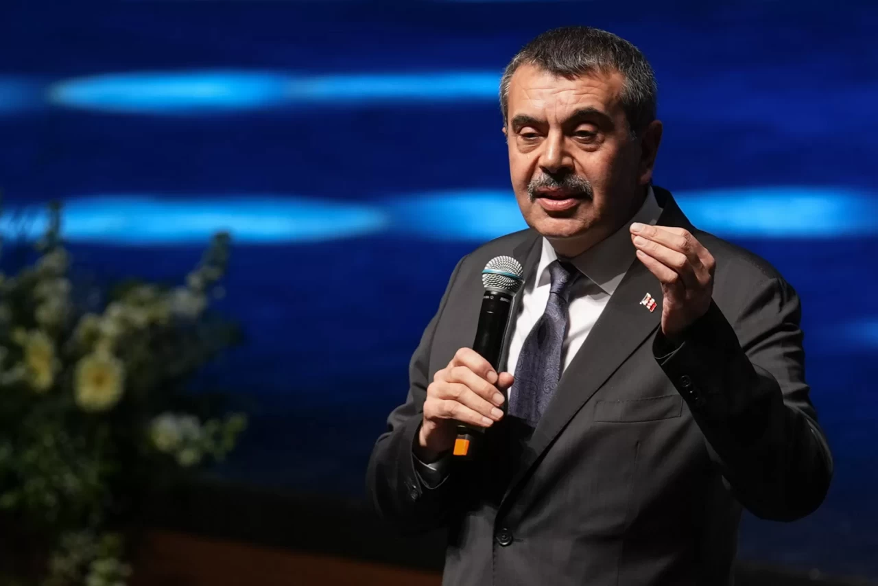 Lise eğitimi 2 yıla mı düşecek?  4+4+4 sistemi değişiyor mu?