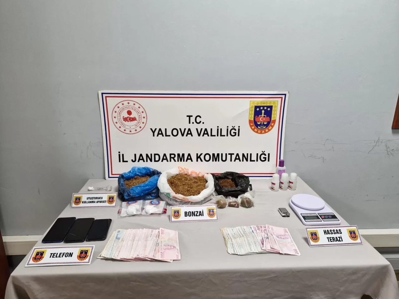 Yalova'da uyuşturucu operasyonu: 2 zanlı tutuklandı