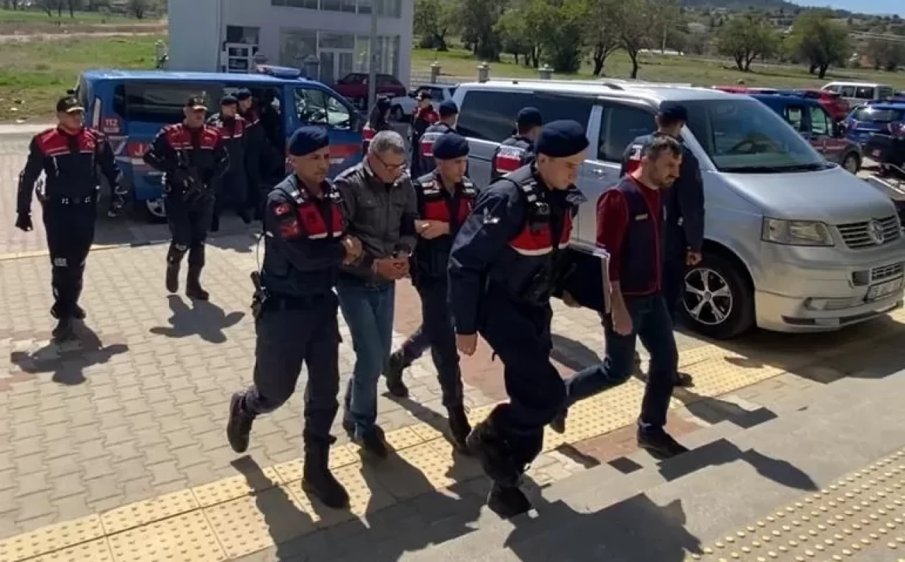 Denizli'de kardeşi ile yengesini tüfekle öldüren şüpheli tutuklandı