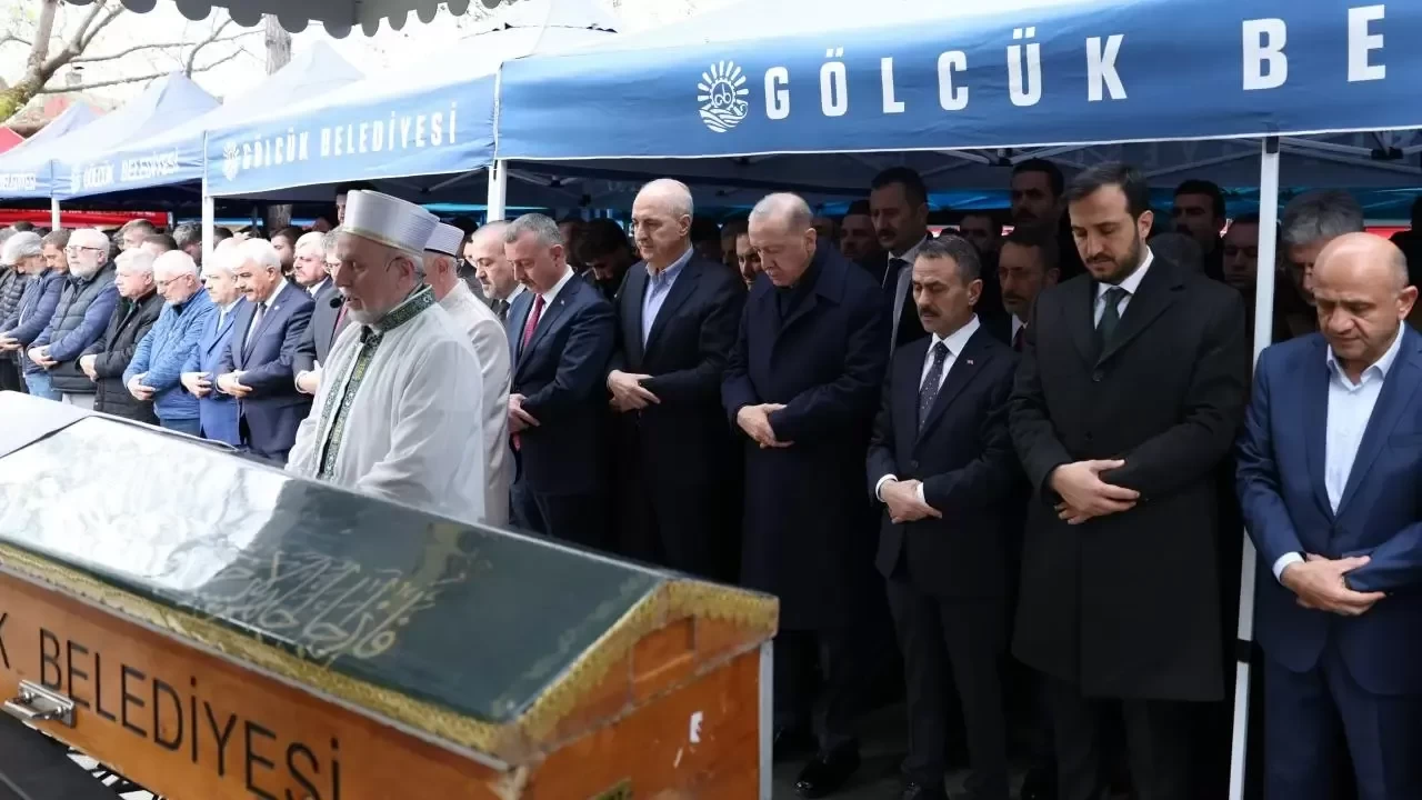 Cumhurbaşkanı Erdoğan, eski belediye başkanı Burhan Abiş'in cenaze törenine katıldı!