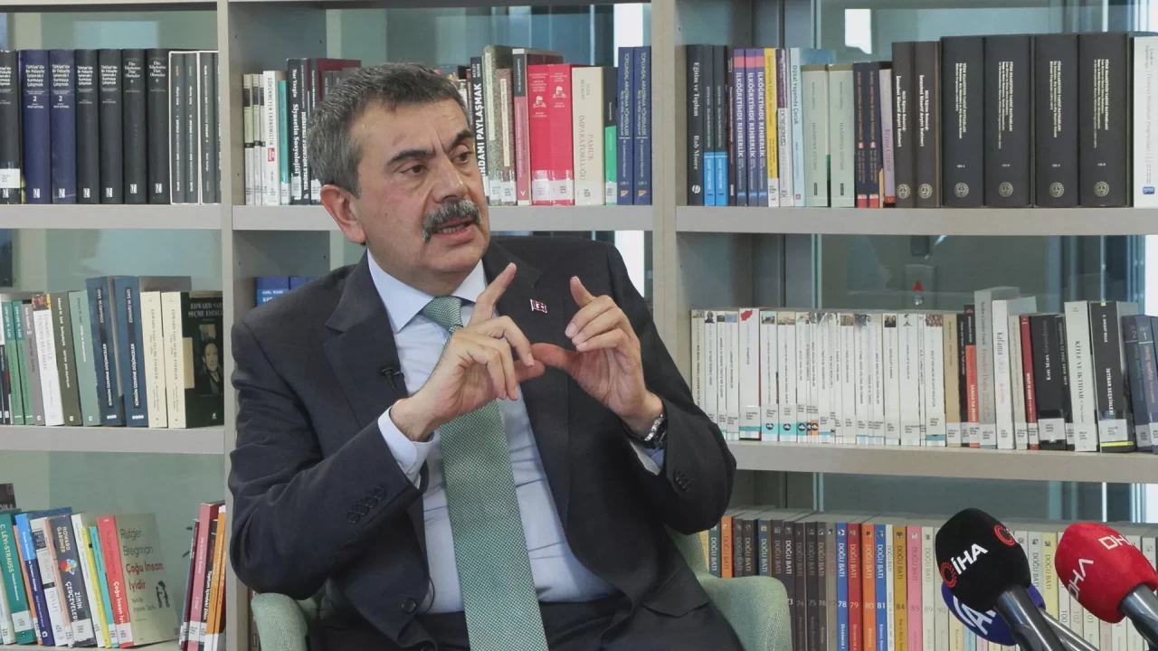 Bakan Tekin: Üniversiteler bilim insanı yetiştirsin, biz de öğretmen yetiştirelim