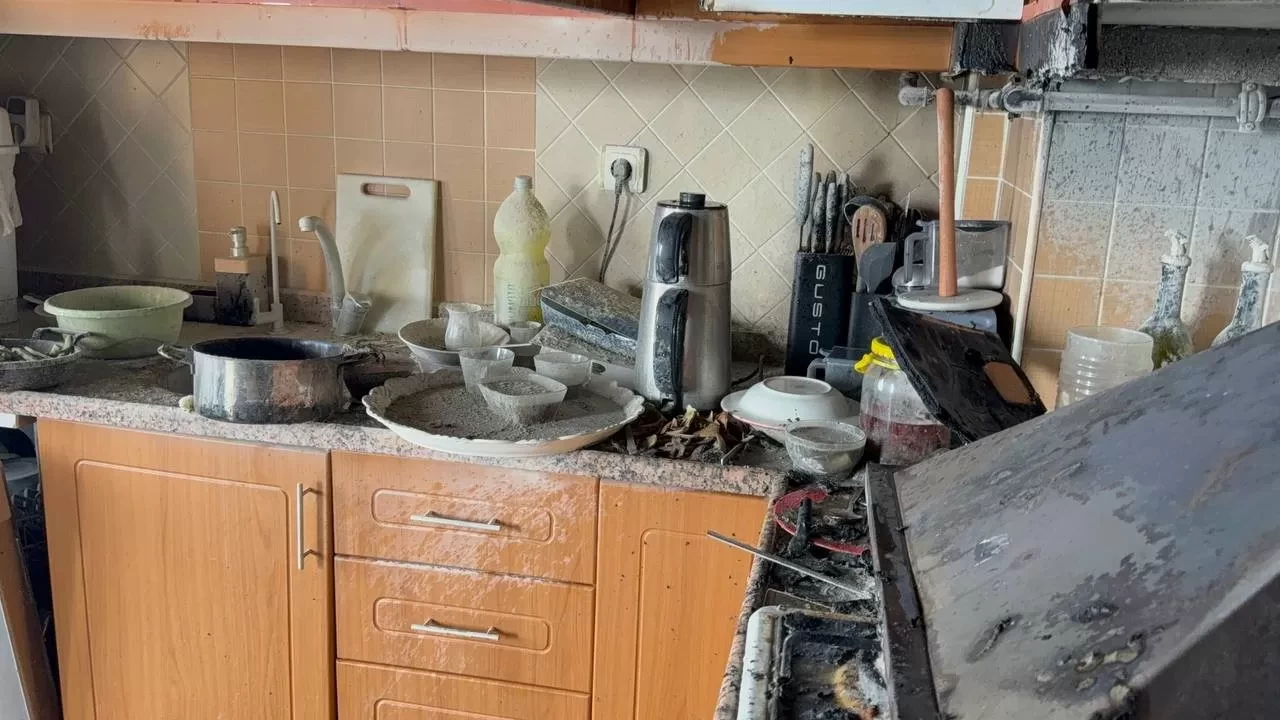 Karabük'te yangın paniği! Anne ve 3 çocuk dumandan etkilendi!