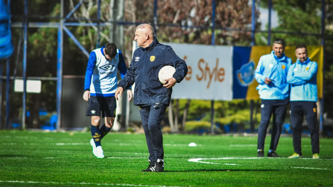 MKE Ankaragücü, Mesut Bakkal ile ilk antrenmanına çıktı