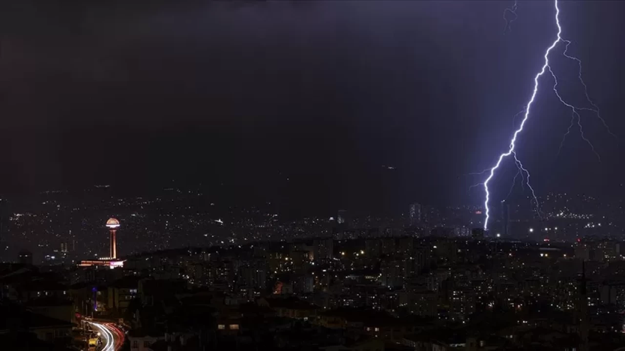 Ankara için gök gürültülü sağanak uyarısı