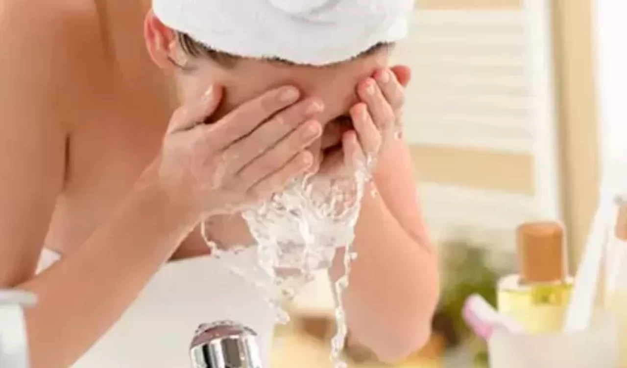 Cilt için doğal arınma: Tuzlu suyun şaşırtıcı faydaları!
