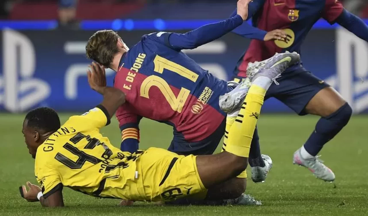 Barcelona yarı final kapısını araladı