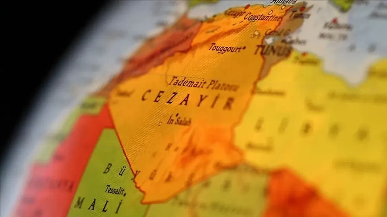 Cezayir'den Fransa'ya protesto notası