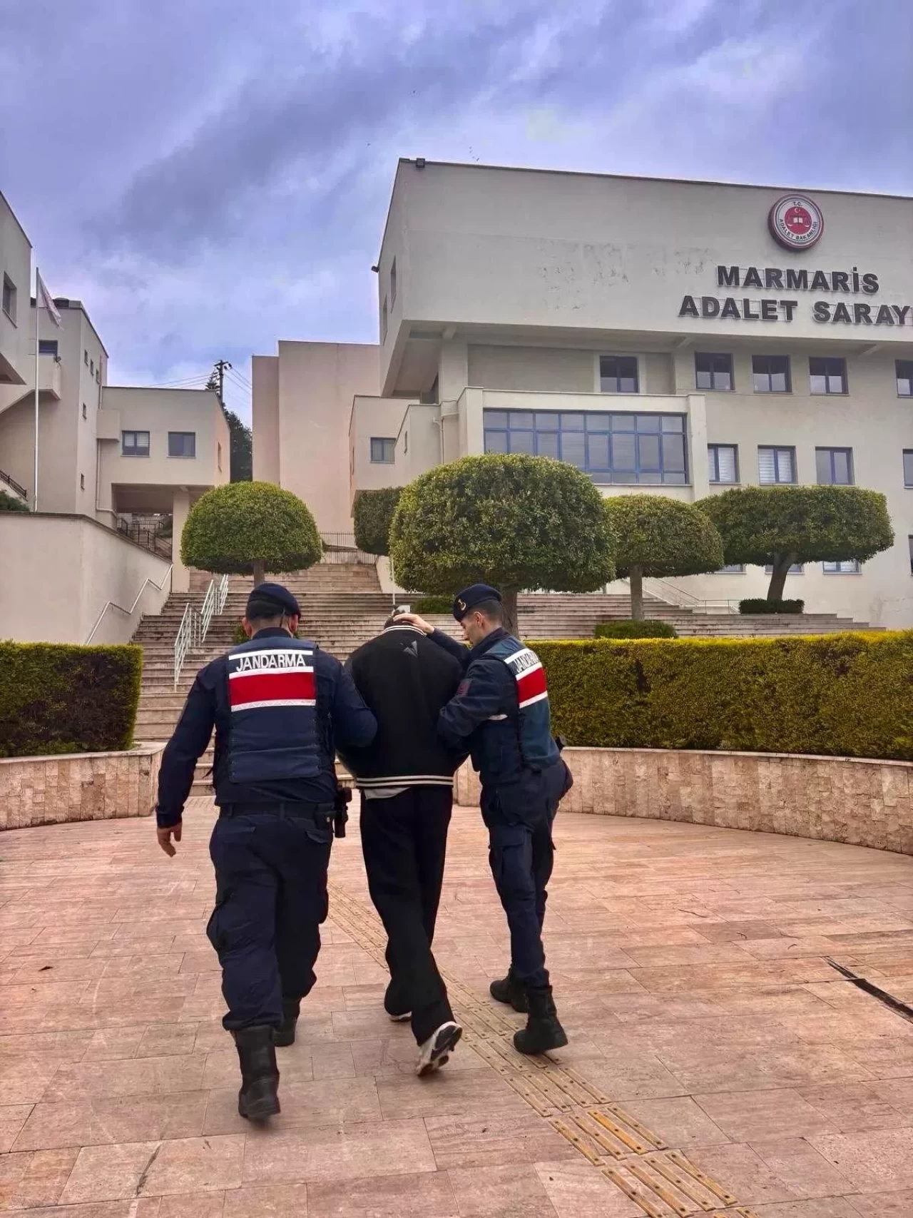 Muğla'da uyuşturucu ticaretinden firari zanlı yakalandı