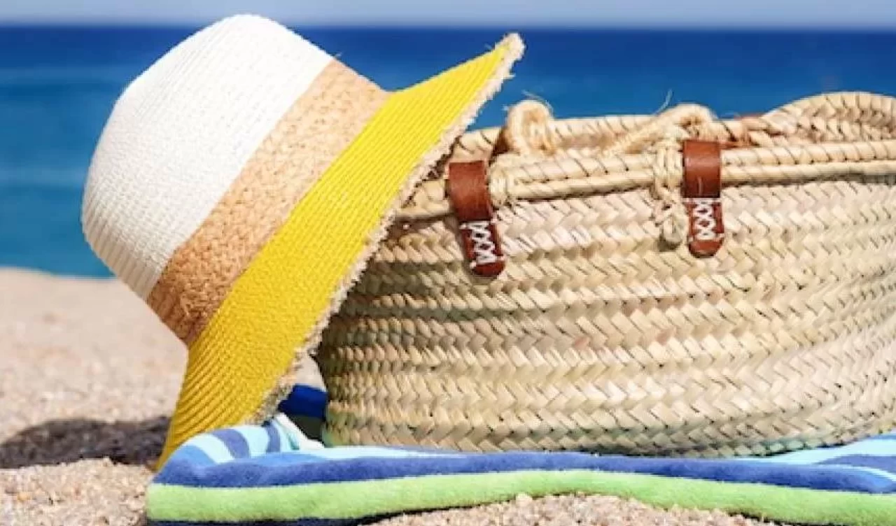 Plaj çantanızda olması gereken 10 şey