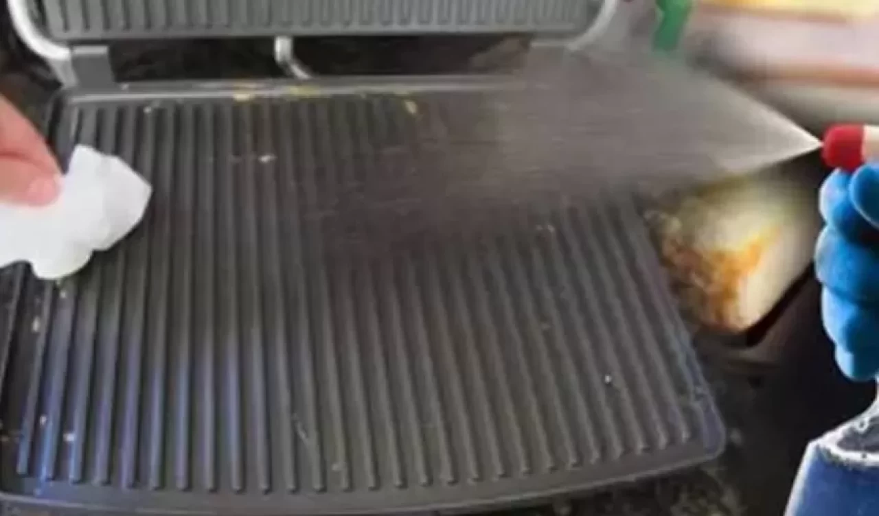 Tost makinesi temizliği nasıl yapılır? Kolay temizlik yöntemleri