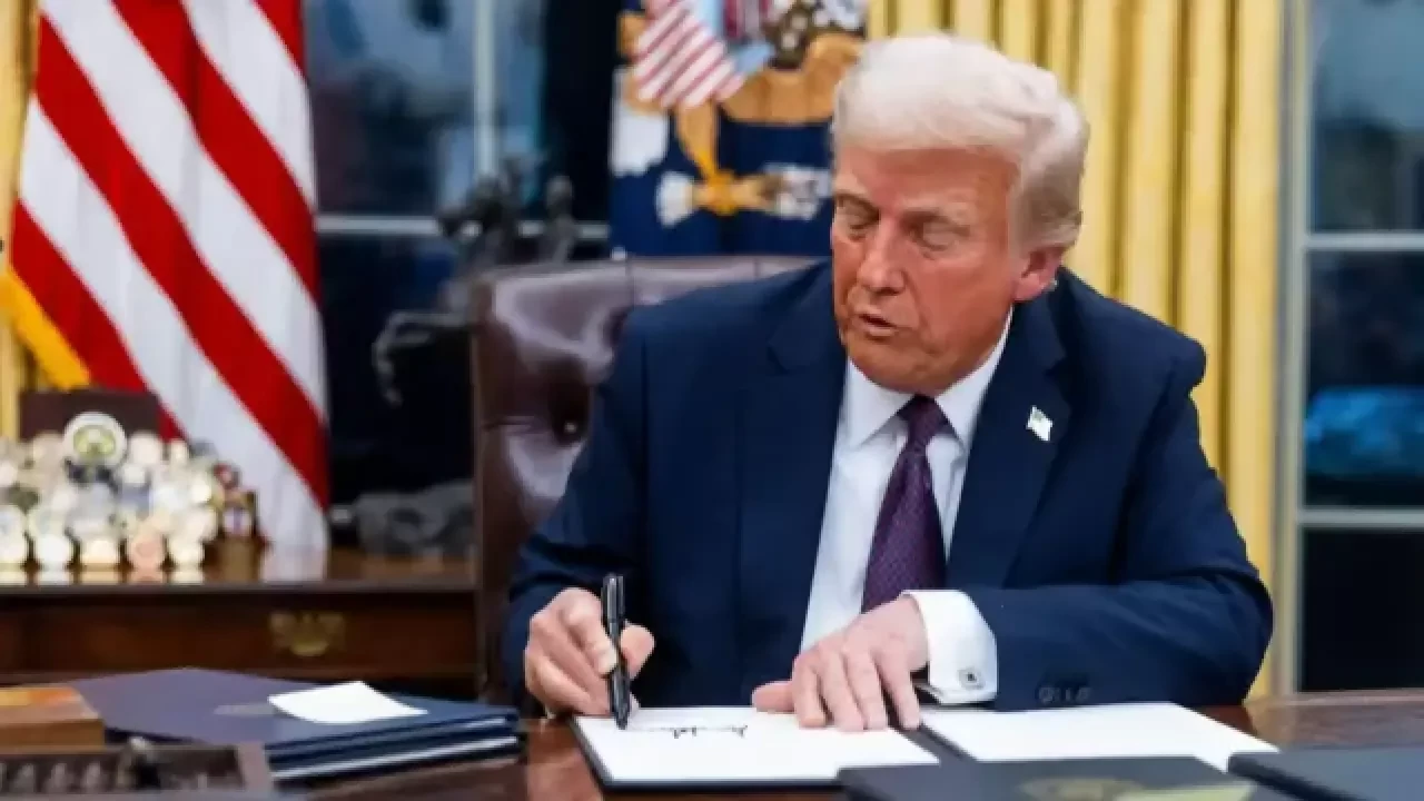 Trump'tan önemli adım: Otomobil tarifeleri için kararname yolda