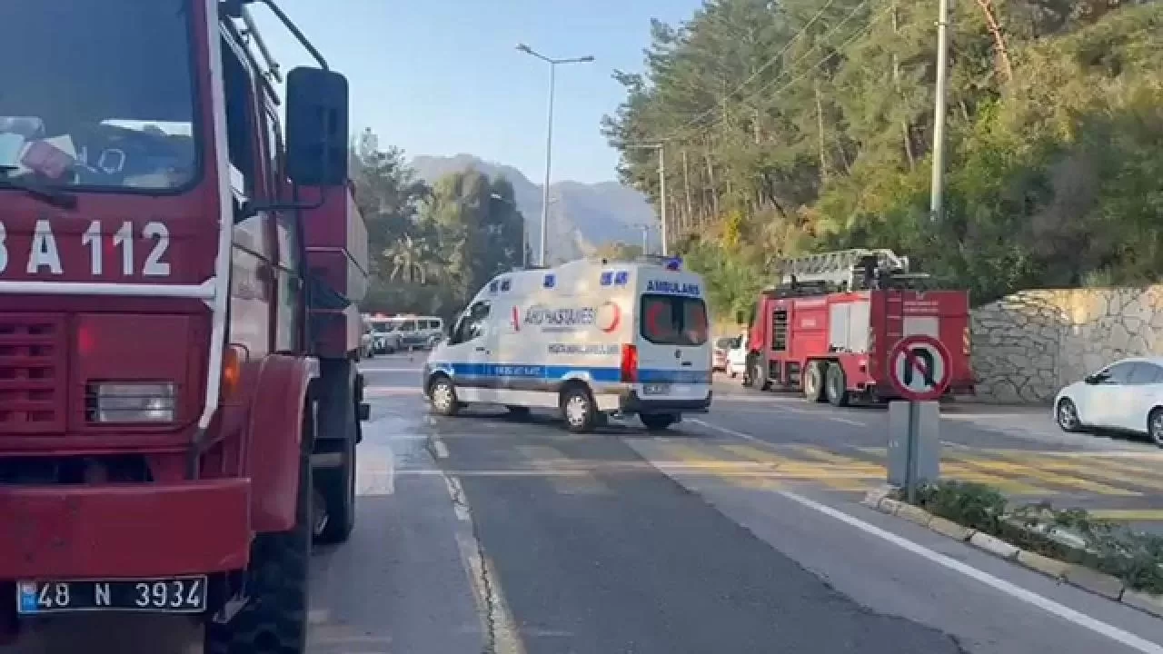 Marmaris'te otel yangını: Çok sayıda ekip sevk edildi