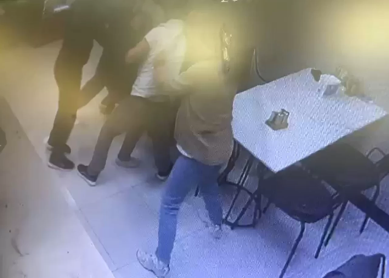 Saldırıya uğradı, sığındığı işletmede kalbinden bıçaklandı