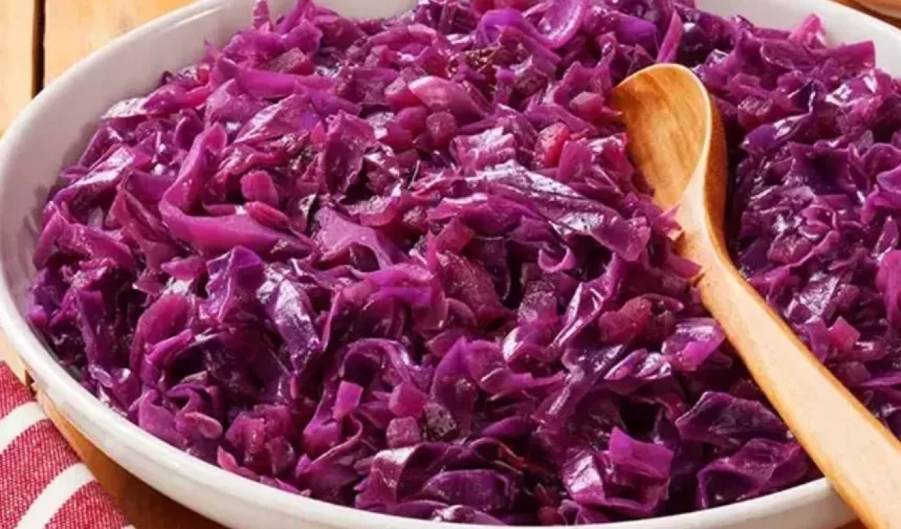 Baharın taptaze lezzeti! Mor lahana turşusu tarifi