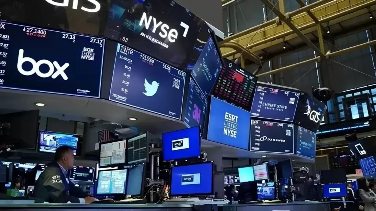 Avrupa borsaları haftaya yükselişle başladı: Stoxx Europe 600 rekor seviyede