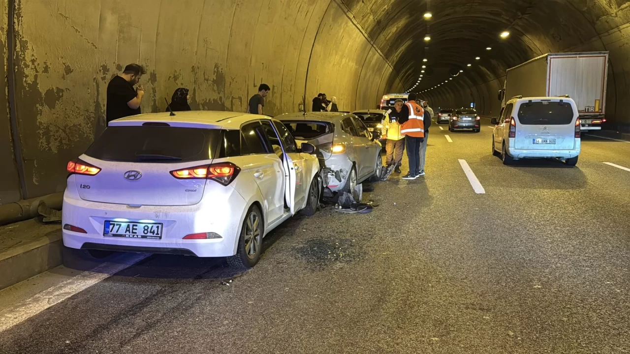 Anadolu Otoyolu'nun Bolu kesiminde tatil dönüşü yoğunluğu sürüyor