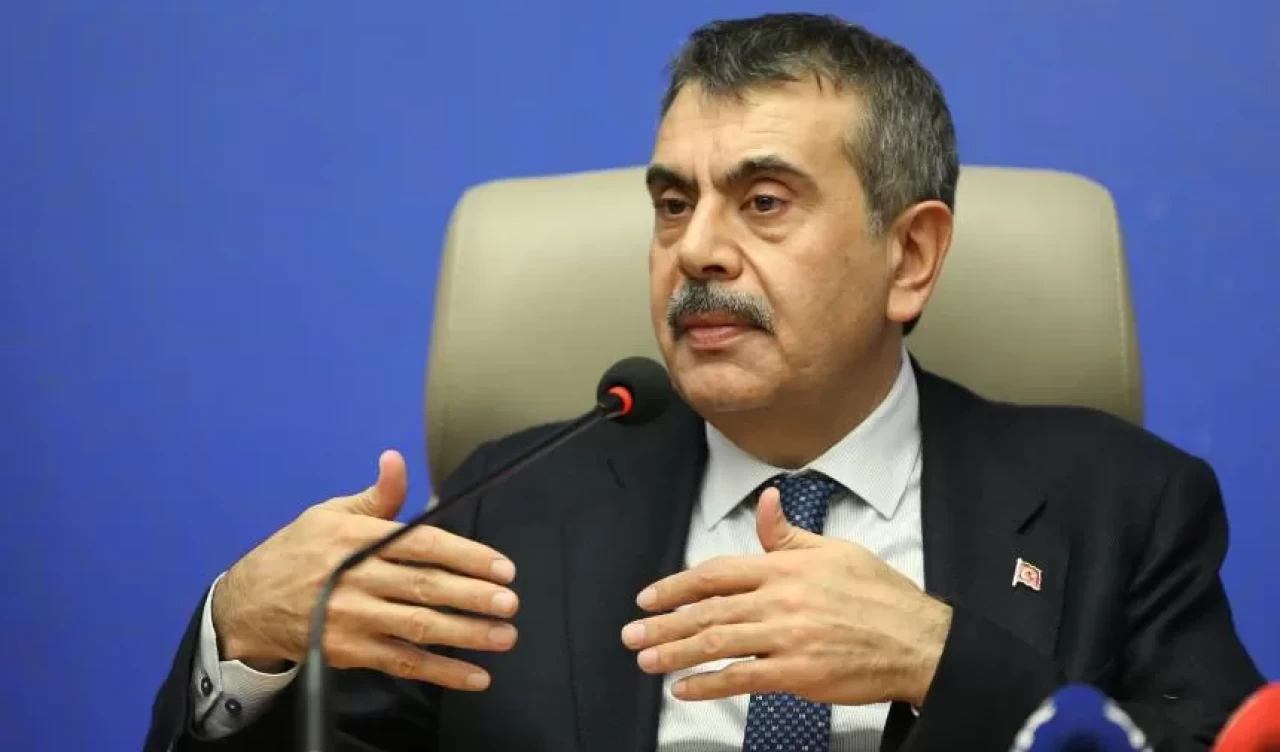 Bakan Tekin: Yerli markalara 'boykot' uygulamanın ülkemize zarar vereceği açıktır