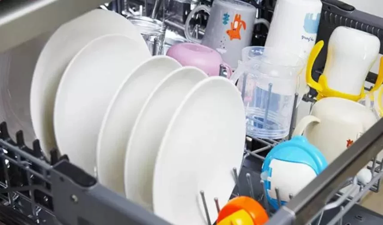 Bulaşık makinesine asla atmamanız gereken mutfak eşyaları