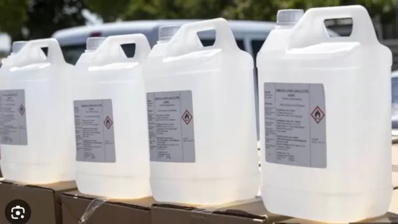 İzmir’de 8 ton etil alkol ele geçirildi