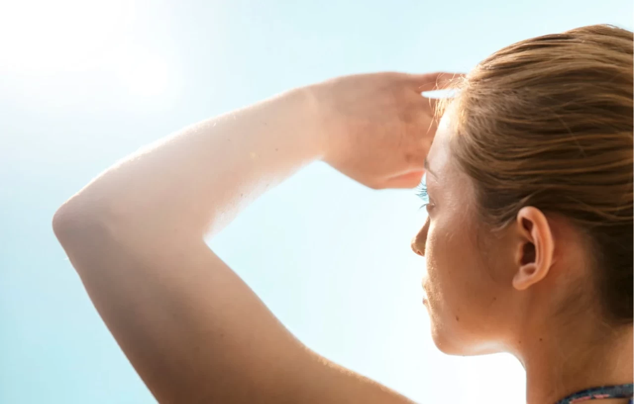 Cildiniz için en büyük tehlike! Bu saatlerde güneşe çıkmak yasak