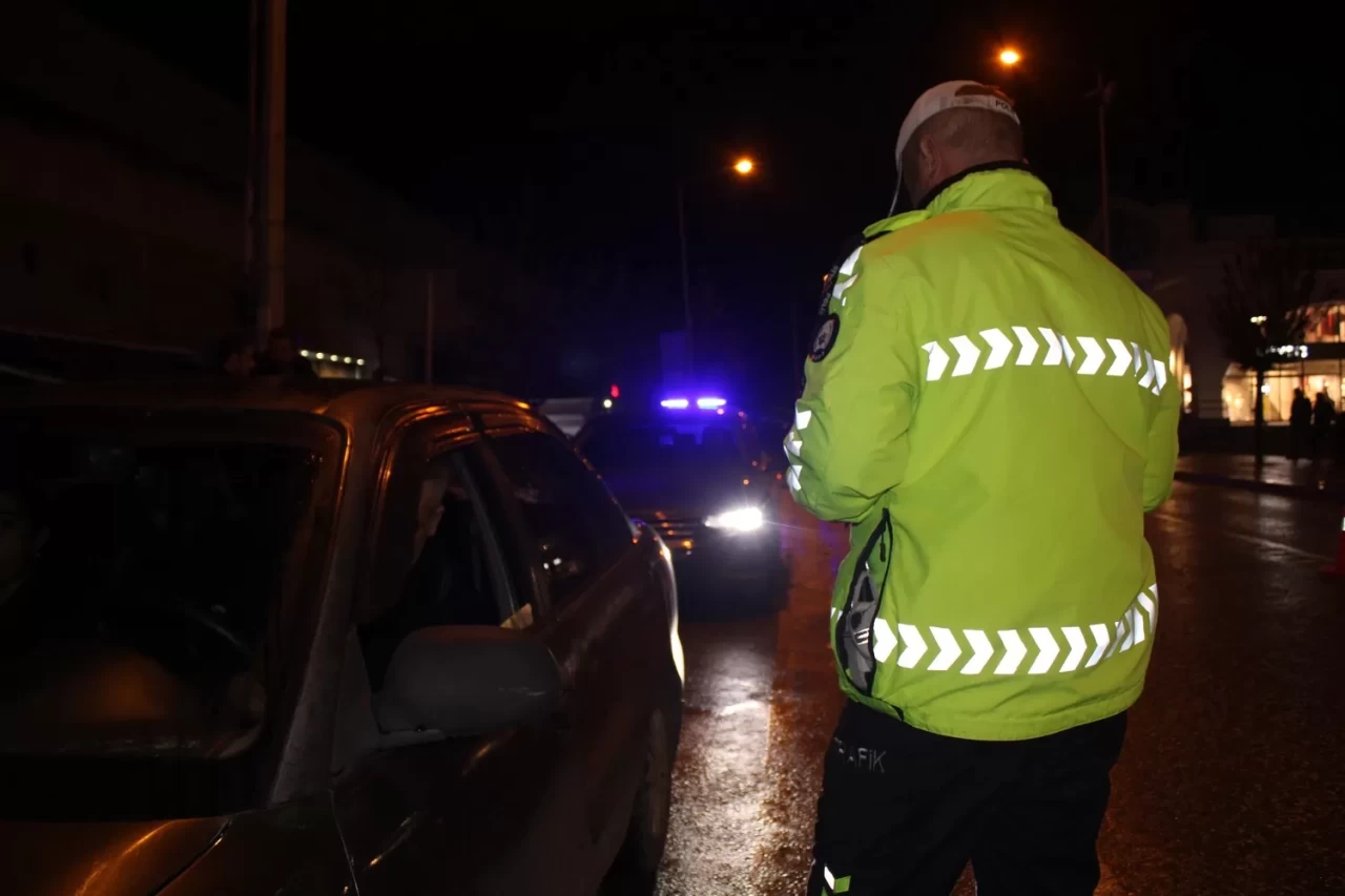 Ordu'da emniyet ekiplerinin denetimlerinde 1 saatte 20 bin lira ceza kesildi