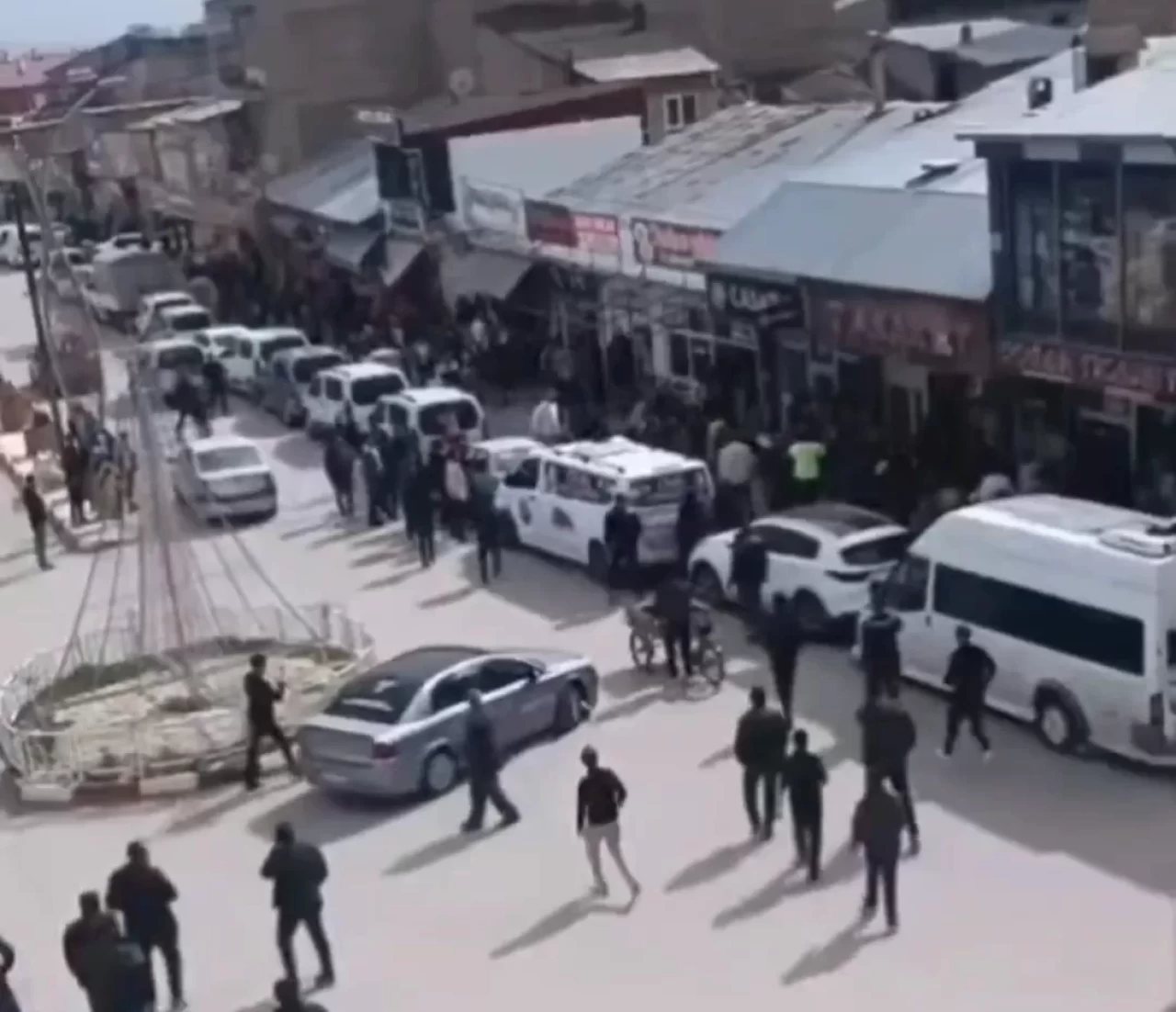 Van'da taşlı sopalı kavga: 4 yaralı, 7 gözaltı