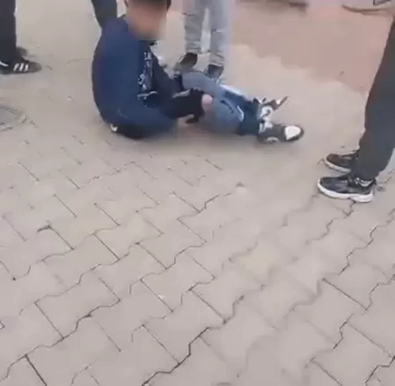 İnegöl'de 14 yaşındaki çocuklar kavgada birbirini bıçakladı