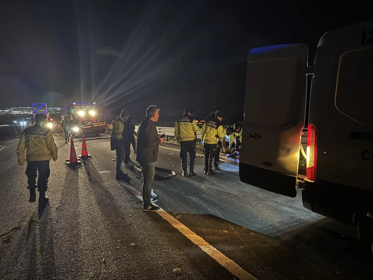 İzmir'de minibüs kazası: 1 ölü, 10 yaralı