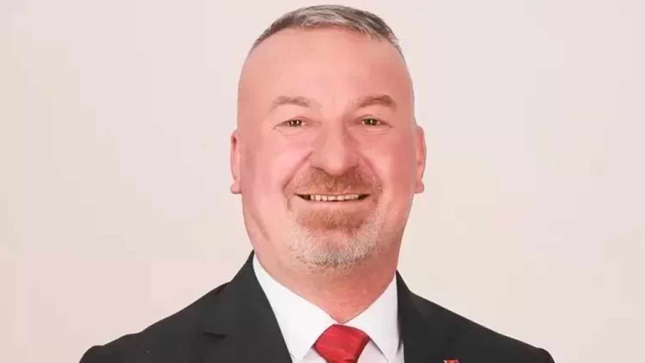 İyi Parti'de bir istifa daha! Karacabey Belediye Başkanı Fatih Karabatı istifa etti