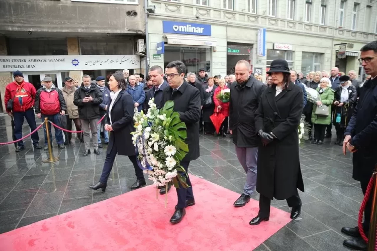 Bosna Hersek'in başkenti Saraybosna'nın savunmasında hayatını kaybedenler törenlerle anıldı