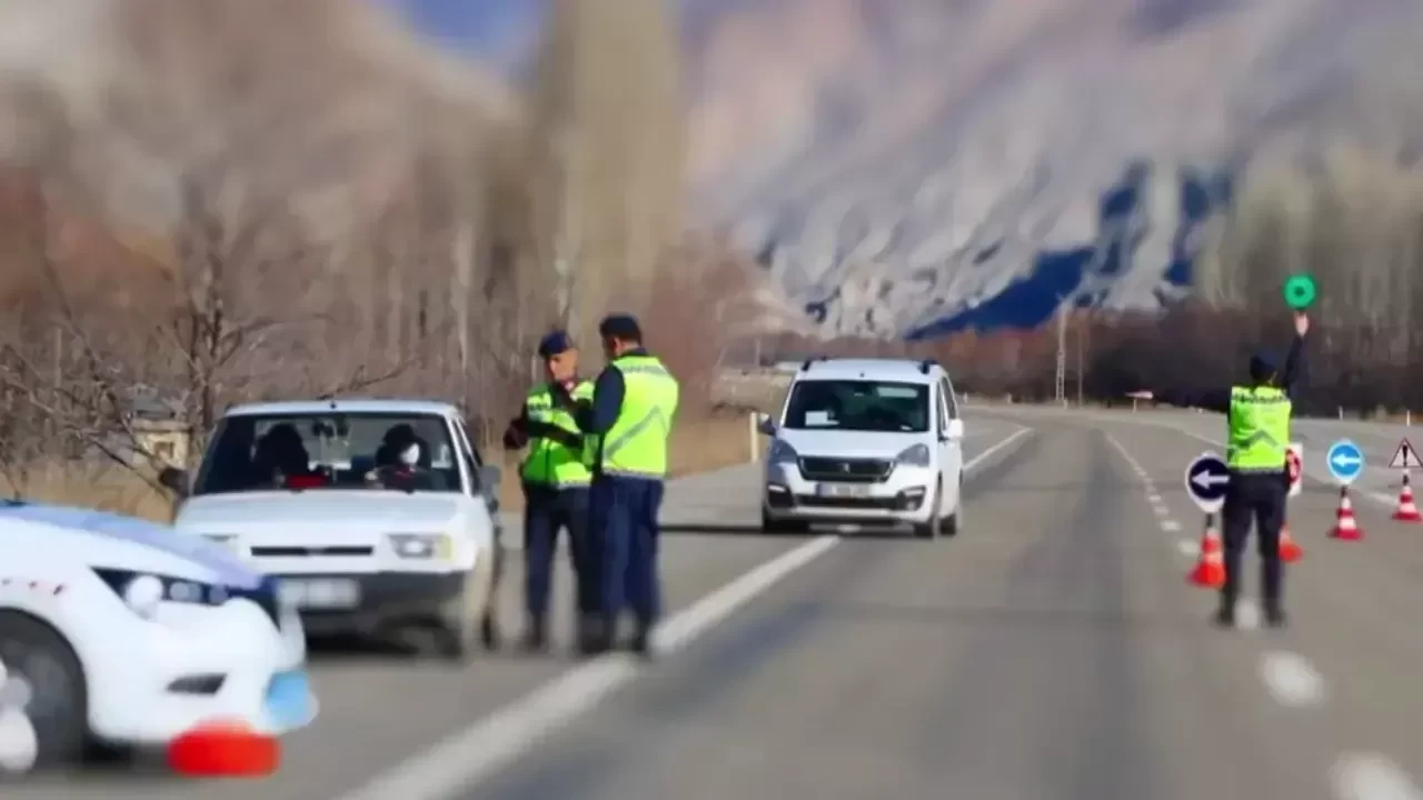 Bayram tatilinin 5'inci gününde 583 trafik kazası: 13 ölü, 959 yaralı