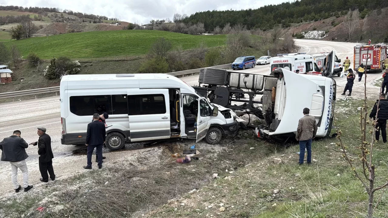 Tokat'ta tır-minibüs kazası: 6 yaralı!