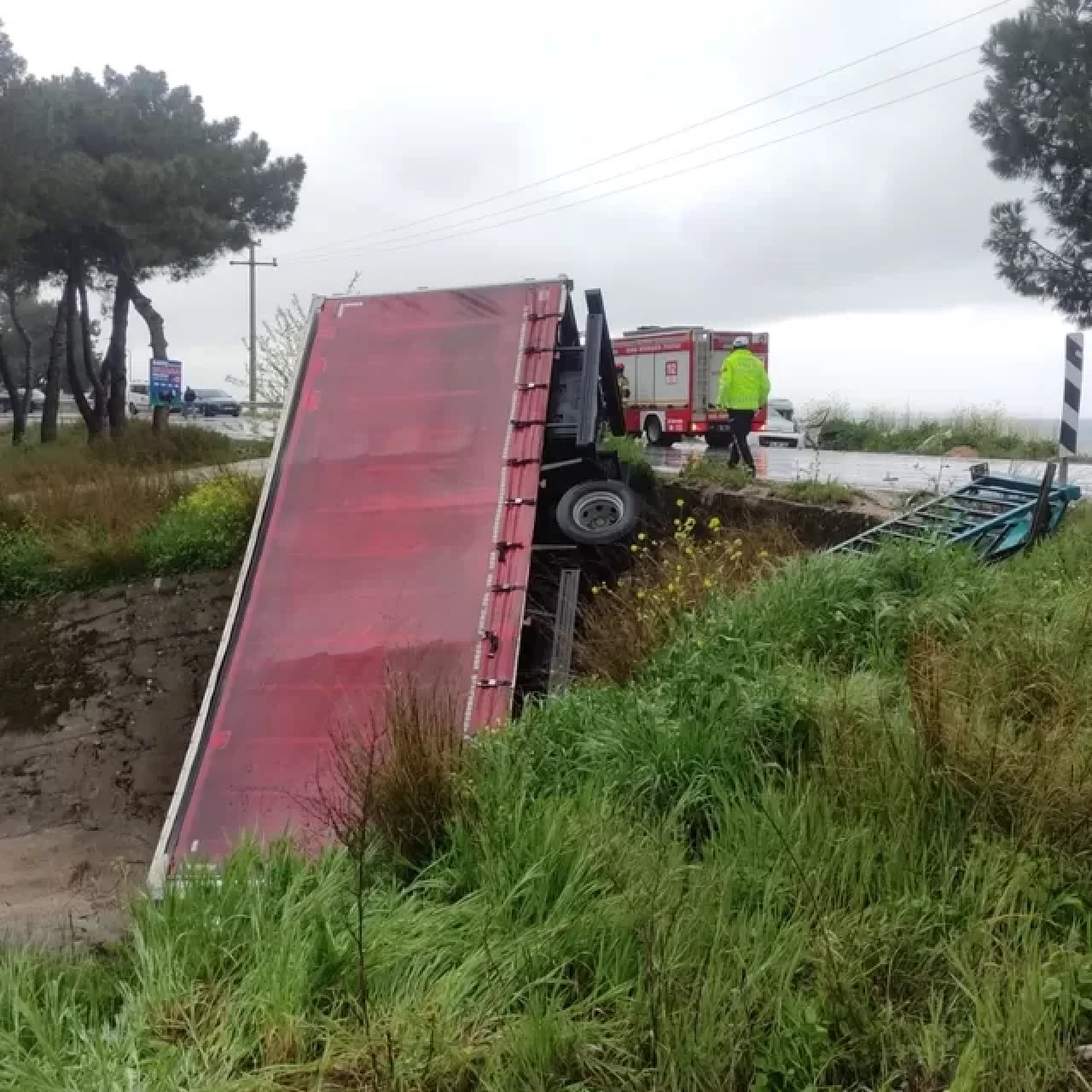 Yaşlı adam dolmuş beklerken can verdi!