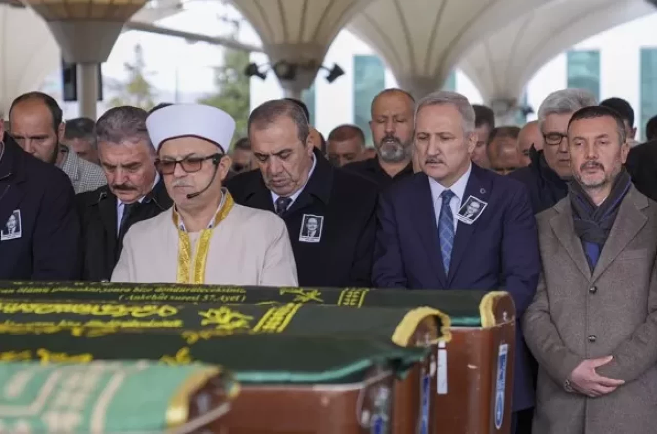 MHP'li Yurdakul'un babası Abdulkadir Yurdakul son yolculuğuna uğurlandı