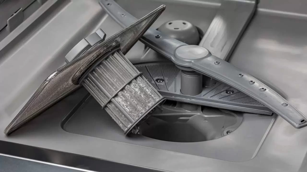 Bulaşık makinesinin filtresi nasıl temizlenir? Bulaşık makinesi filtresini temizlemenin püf noktaları nelerdir, nelere dikkat etmek gerekir?