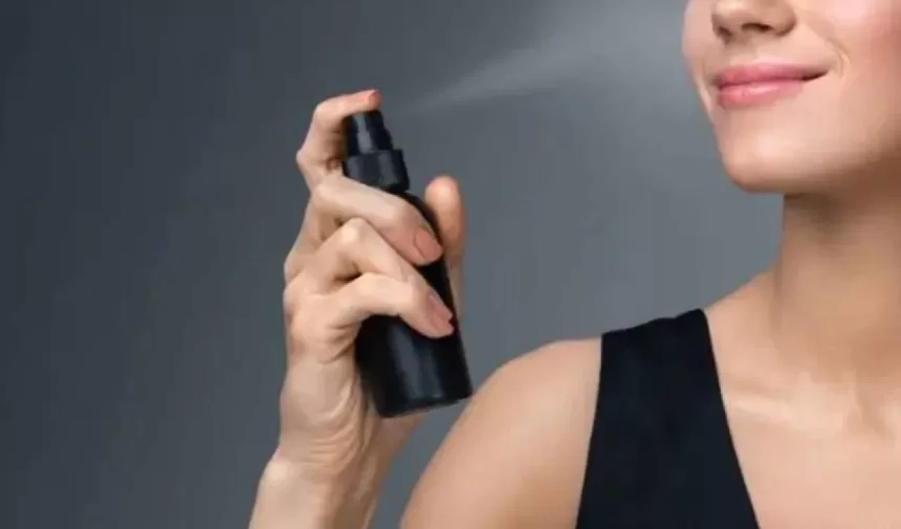 Makyajın son dokunuşu: Sabitleyici nedir, ne işe yarar?