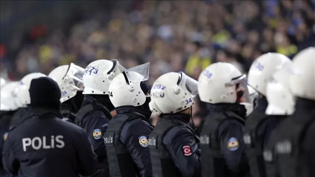 Fenerbahçe-Galatasaray derbisinde 30 bin 199 polis görev alacak