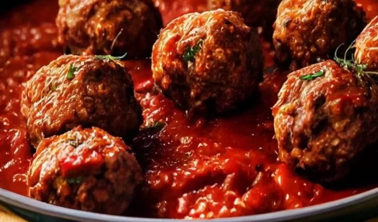Boşnak köftesi tarifi: Balkan mutfağının efsane lezzetini evde yapın!