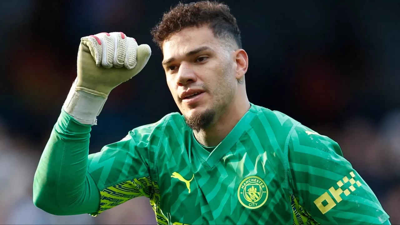 Manchester City'nin Brezilyalı kalecisi Ederson, Premier Lig kariyerinin 7. asistini yaptı