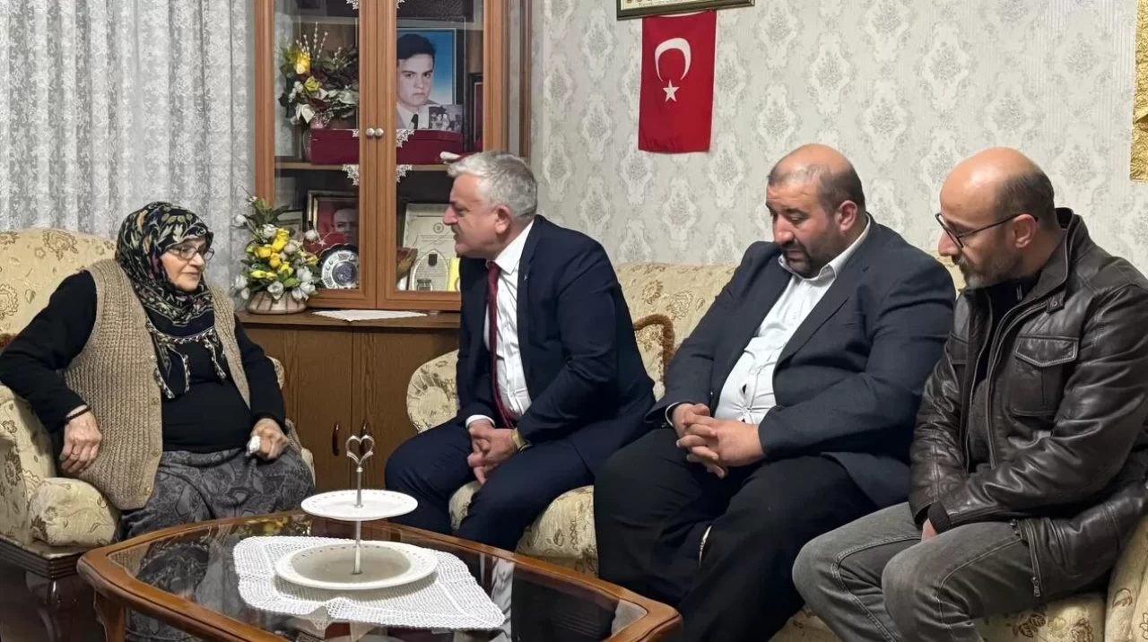 MHP Kocaeli İl Başkanı Tuncay Batı’dan şehit ailesine ziyaret