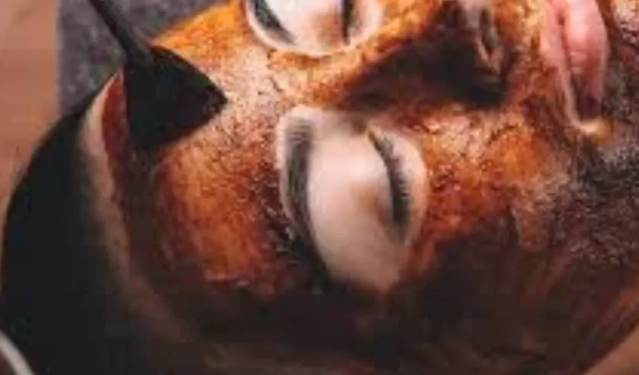 Evde hurma maskesi ile cildinizi yenileyin! İşte 3 kolay tarif