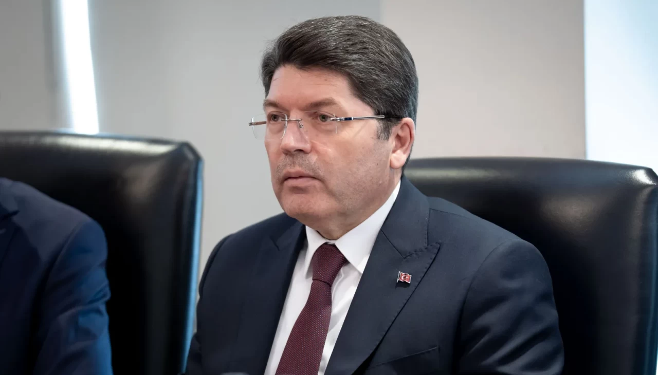 Adalet Bakanı Yılmaz Tunç'tan CHP otobüs şoförü ile ilgili iddialara yanıt