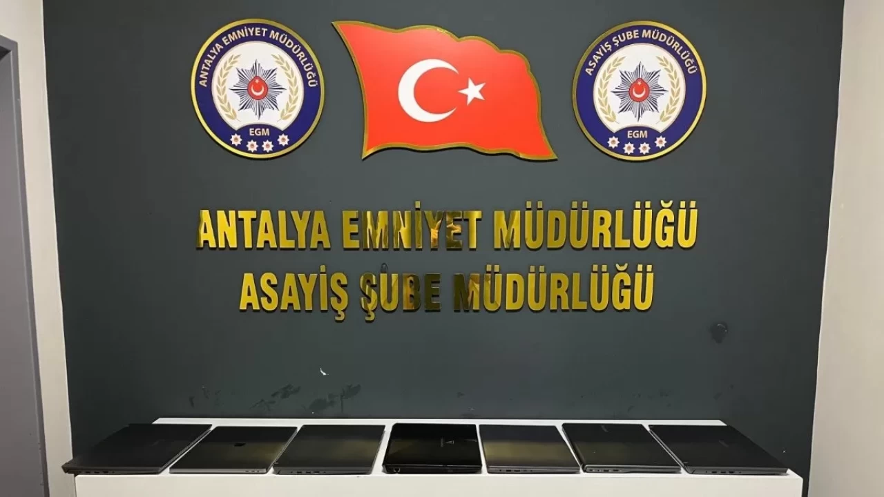 Antalya’da kiraladıkları araçları satıp 120 milyonluk vurgun yaptılar