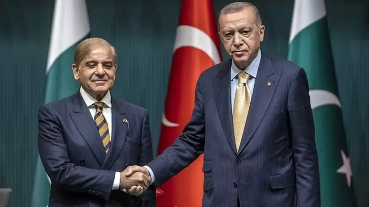 Pakistan Başbakanı Şerif’ten desteği için Cumhurbaşkanı Erdoğan’a teşekkür