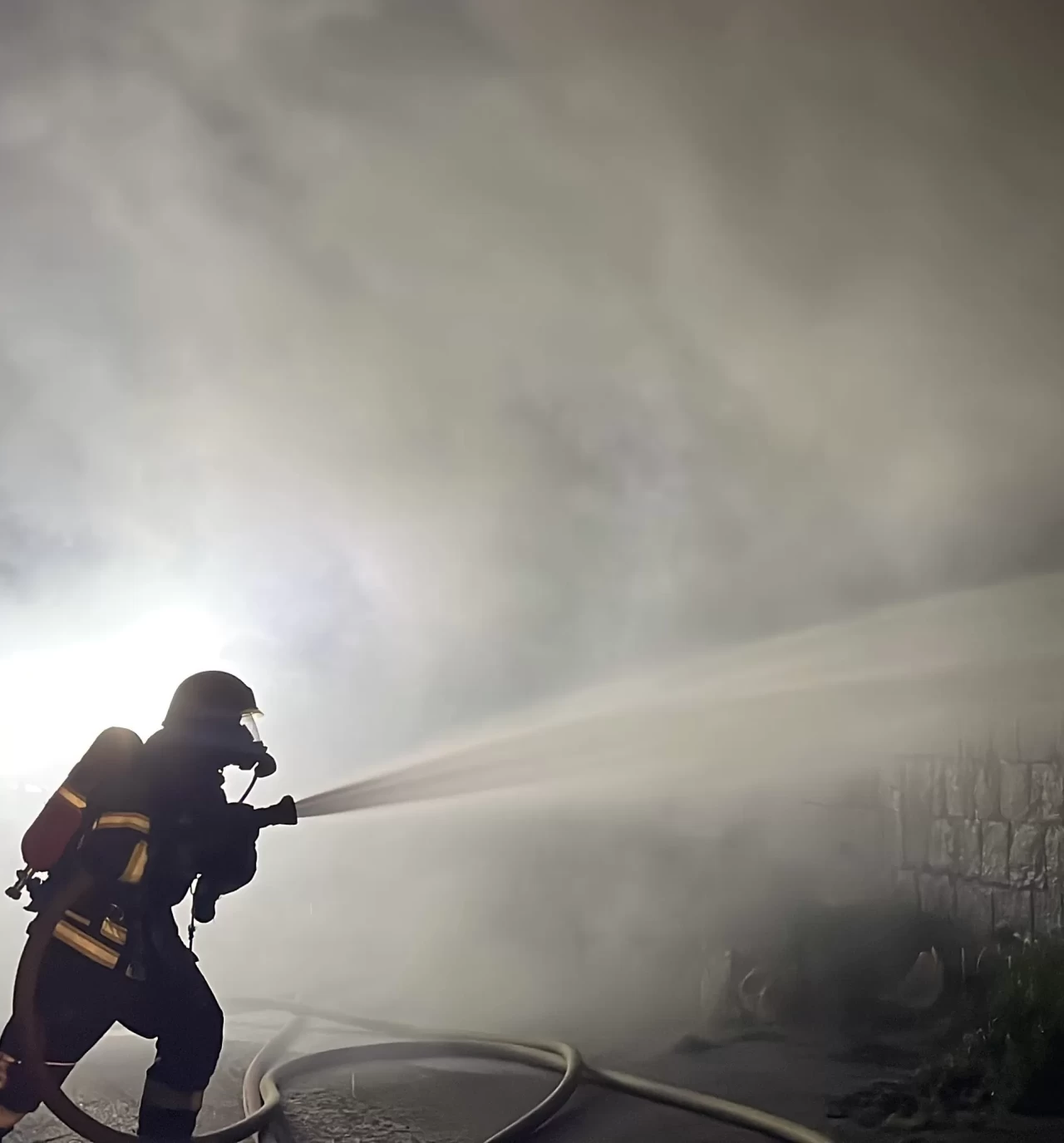 Kayseri'de prefabrik evde çıkan yangın evi küle çevirdi!