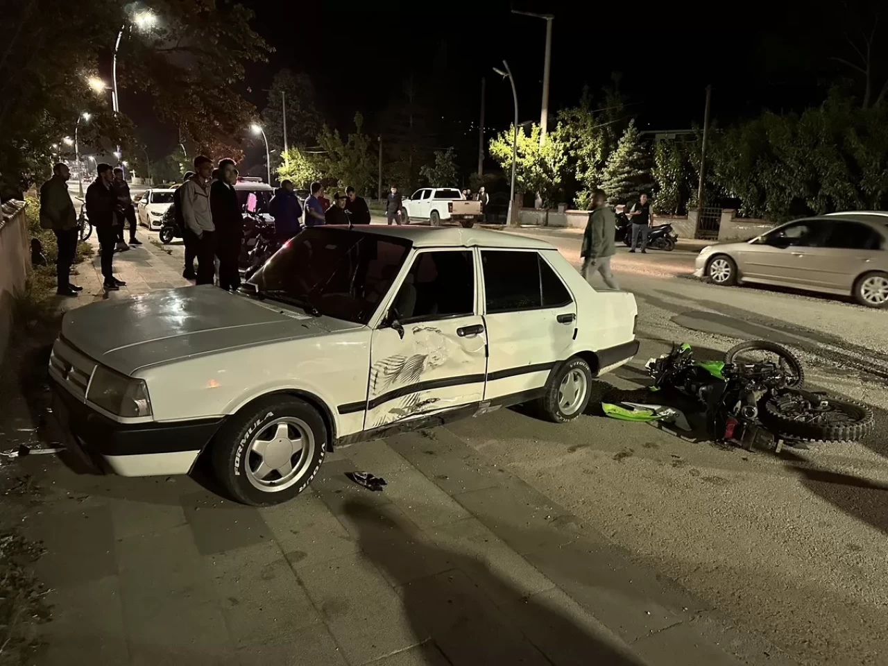 Düzce'de otomobil ve motosiklet çarpıştı: 2 yaralı