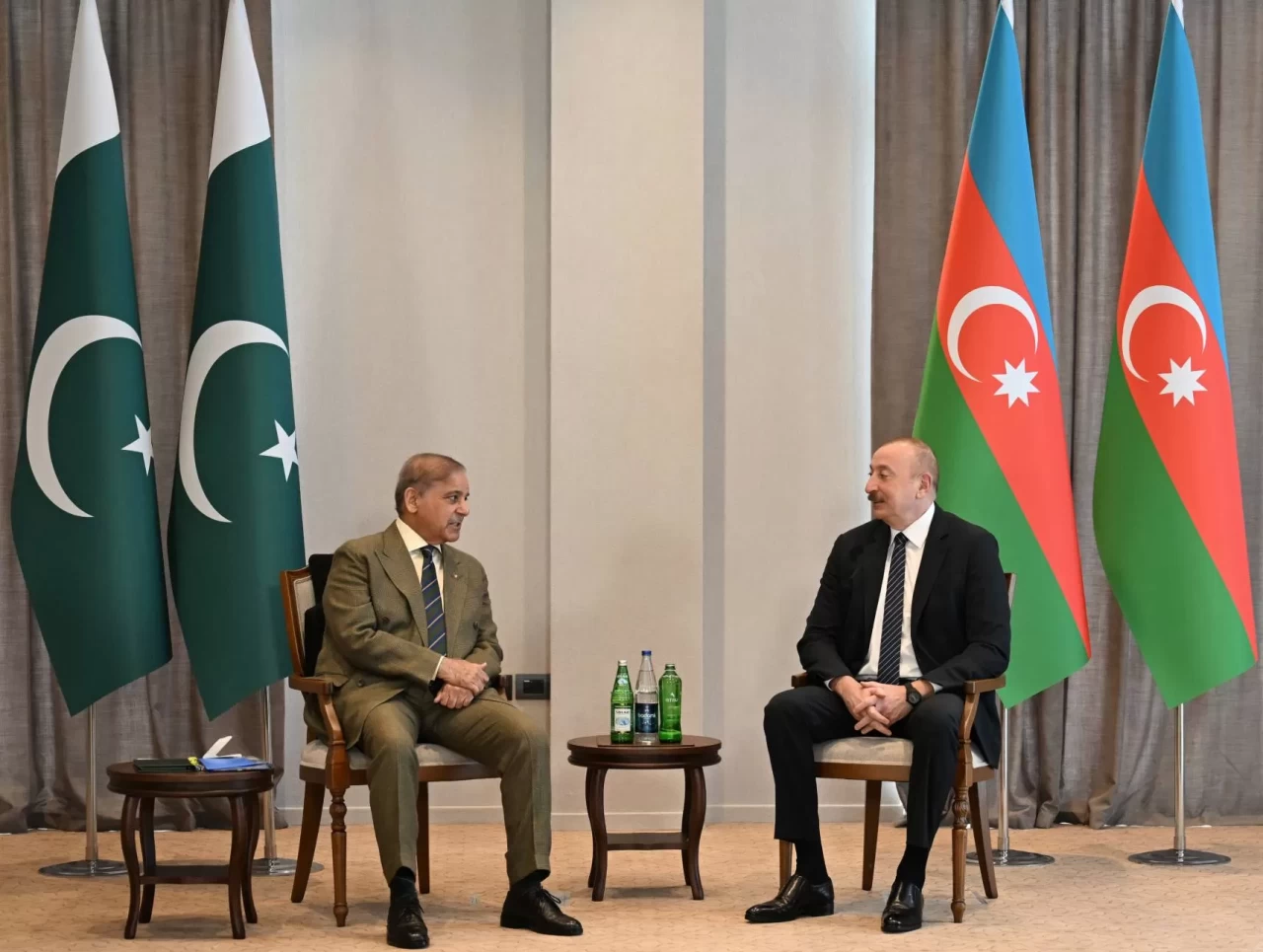 Azerbaycan ve Pakistan liderleri Laçın'da görüştü