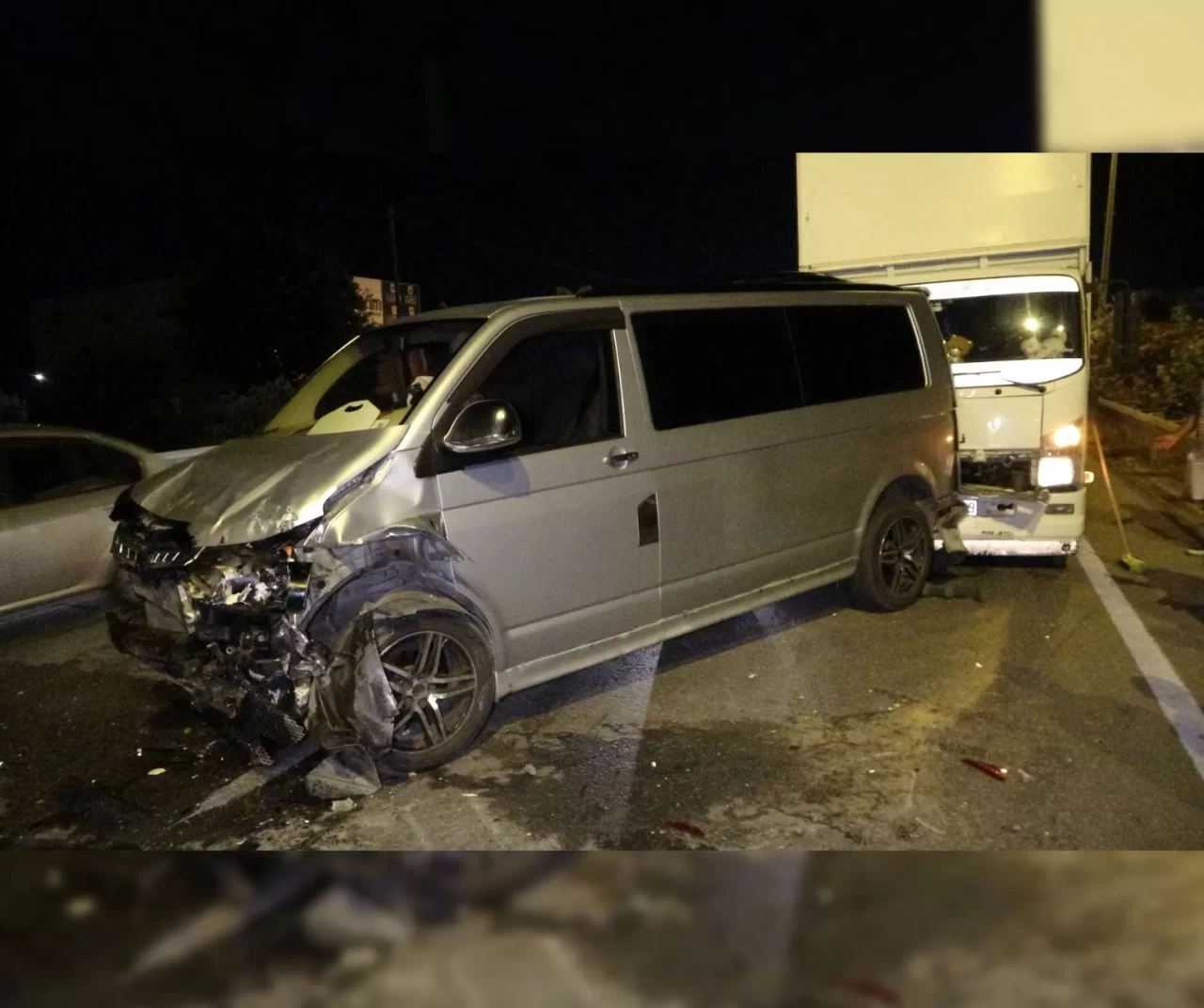 5 araç birbirine girdi: 3 kişi yaralandı